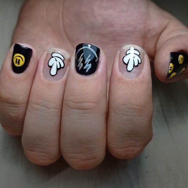 Black and white cartoon nails