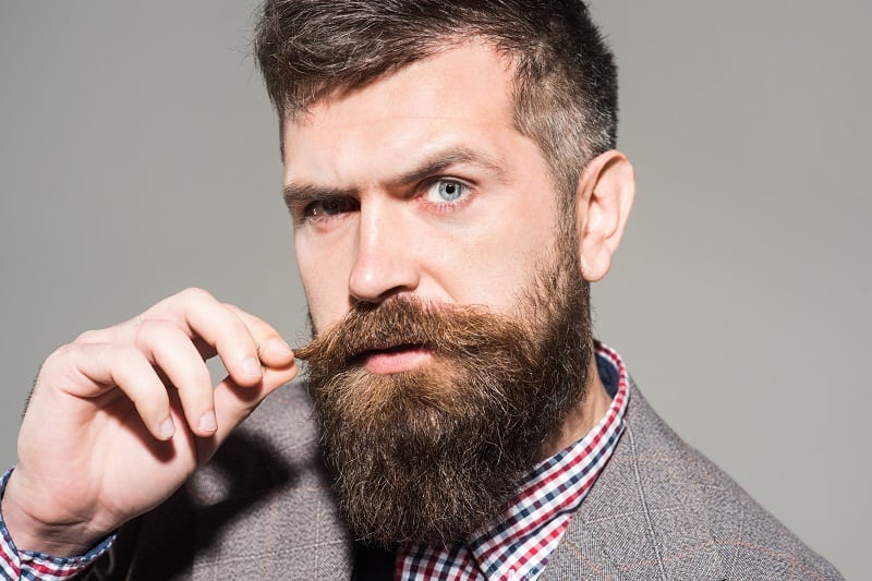 Beard Dandruff 101: Definitive Guide on How To Get a Flake-Free Scalp