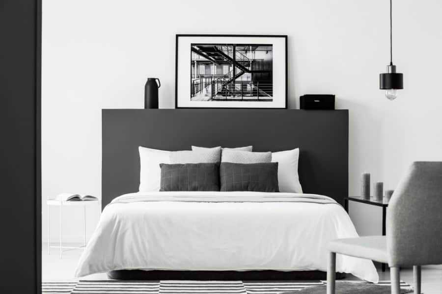 Sophisticated Black and White Bedroom Decor Ideas