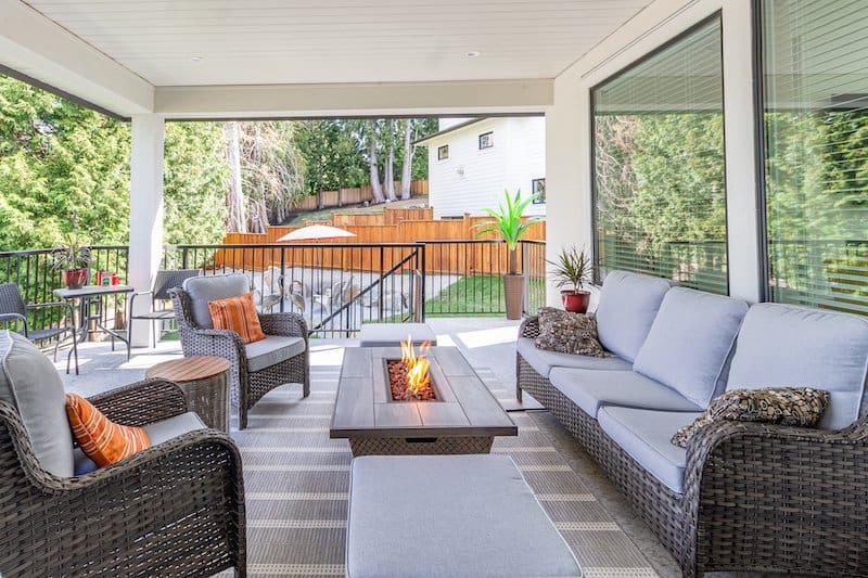 Cozy and Stylish Seating Ideas for Your Outdoor Fire Pit