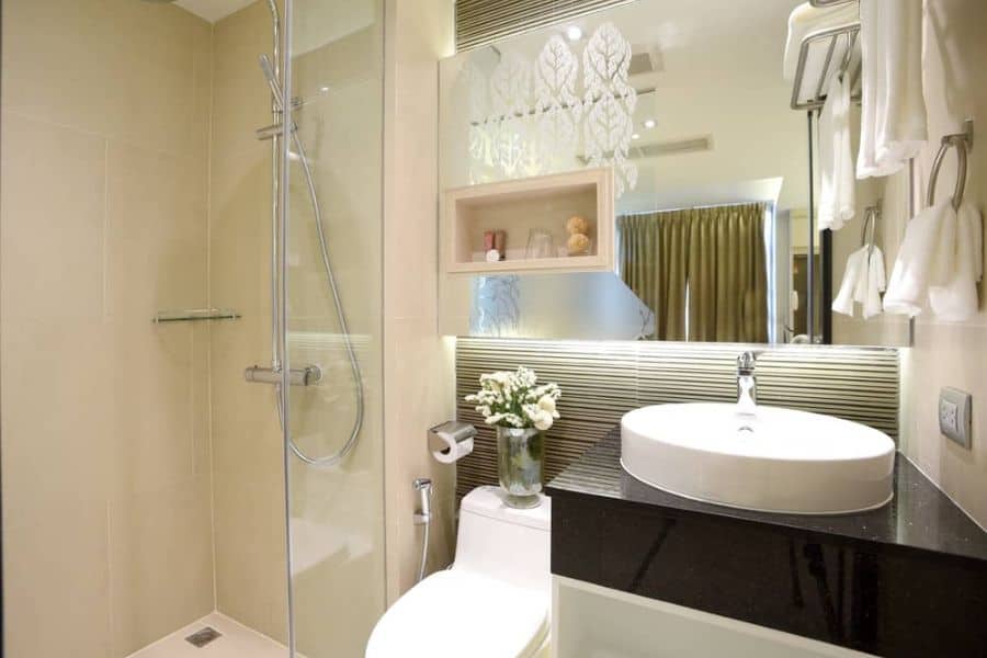 Inviting and Practical Design Ideas for Your Guest Bathroom