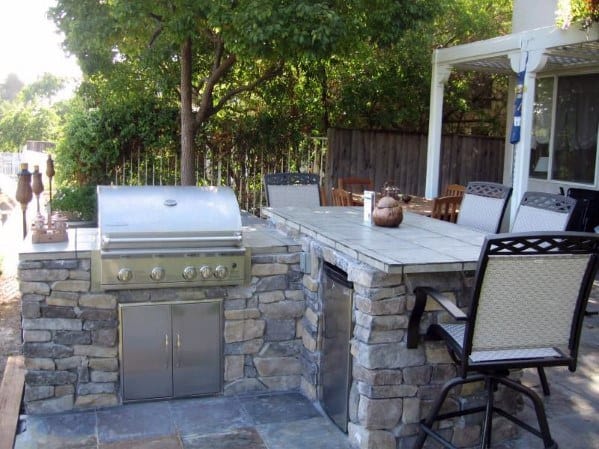 L-shaped outdoor grill