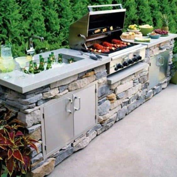 outdoor grill with bar 