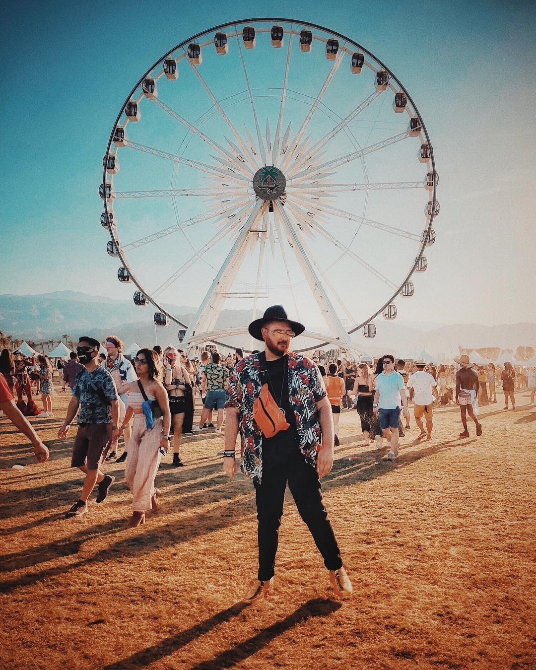 Open Shirt and Pants Coachella Outfits Men -alexhocking