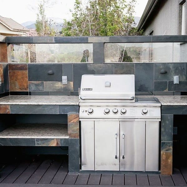 grill bar backsplash