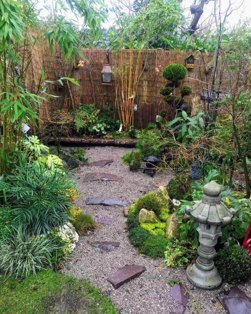 zen garden with bamboo privacy fence 